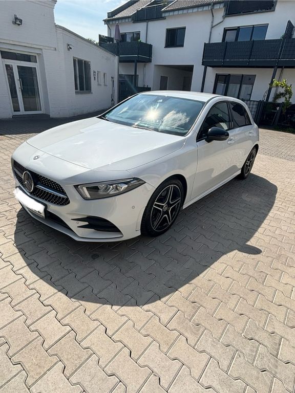 Bild des Angebotes Mercedes-Benz A 250 AMG Line / Night Paket  / Ambiente