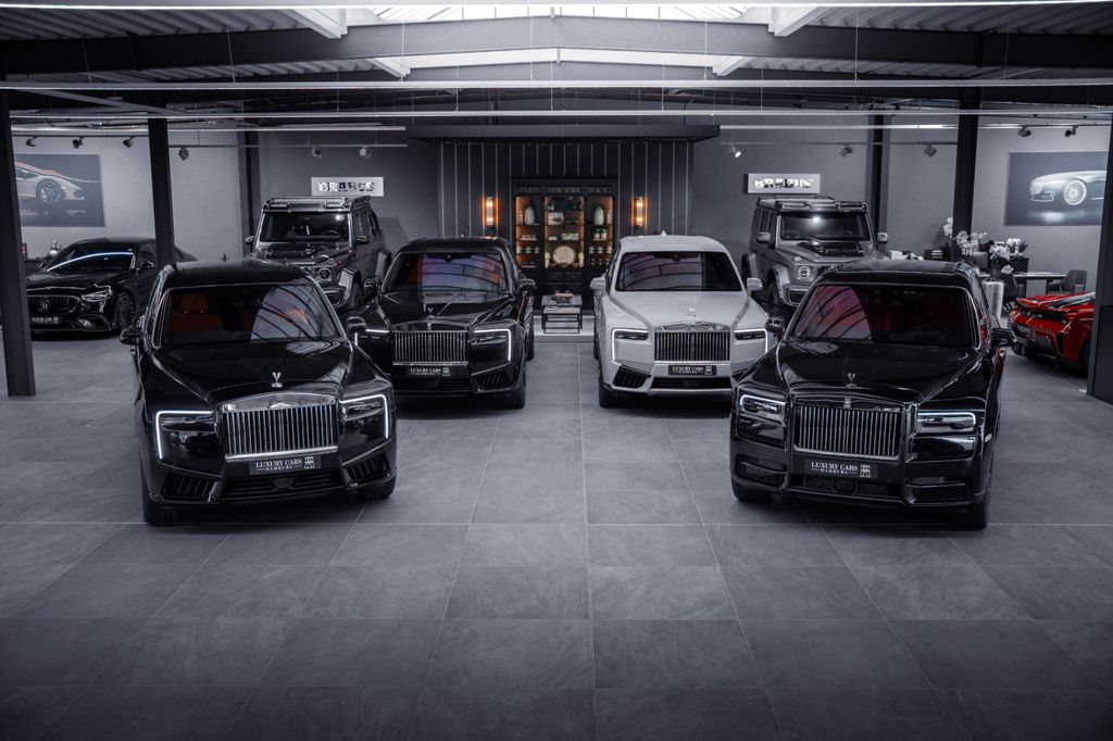 Bild des Angebotes Rolls-Royce Cullinan BLACK BADGE 2027 BLACK/ TIFFANY 4 SEATS