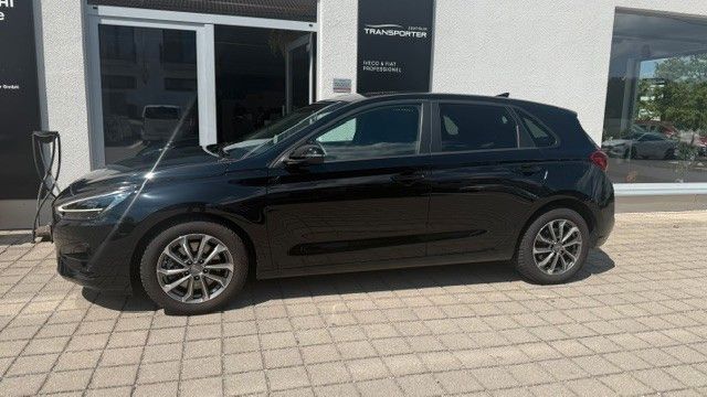Bild des Angebotes Hyundai i 30 1.5 T-GDi A/T Advantage