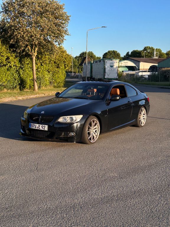 Bild des Angebotes BMW 335i xDrive Coupé LCI Schalter