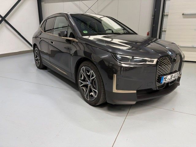 Bild des Angebotes BMW iX 40 xDrive Pano Driving As Prof