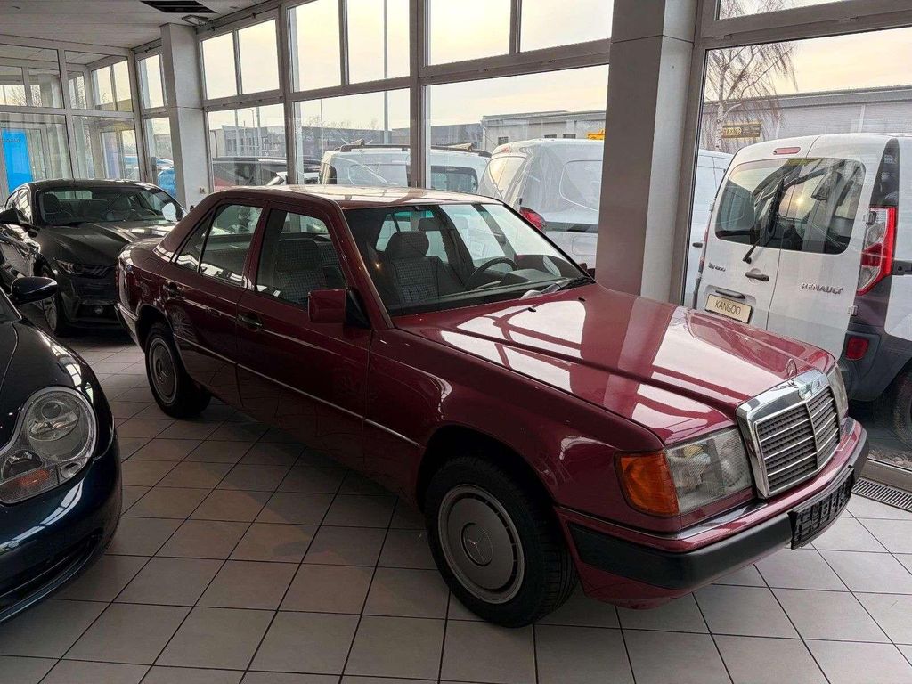 Mercedes-Benz E 200 W124 200 E * RESTAURIERT * 1.HAND * ABS *