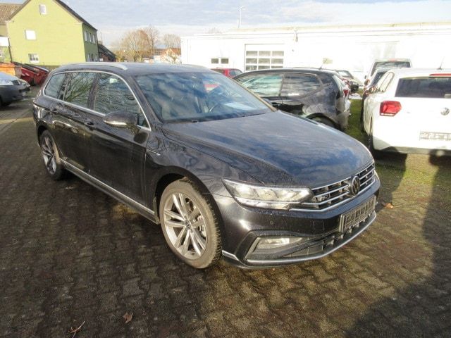 Bild des Angebotes Volkswagen Passat Variant R-Line 2.0 TDI DSG NAVI PANO LED