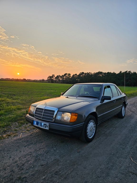 Bild des Angebotes Mercedes-Benz 230 E H- Z.L Klima + Automatik (Mopf0)
