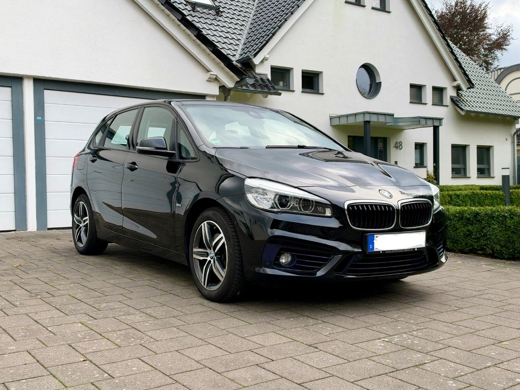 BMW 218d Active Tourer Sport Line Automatik