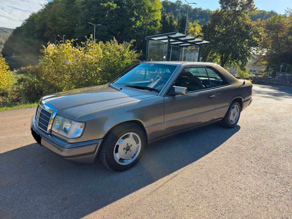 Bild des Angebotes Mercedes-Benz W124 Coupé (C124)  300 C-E