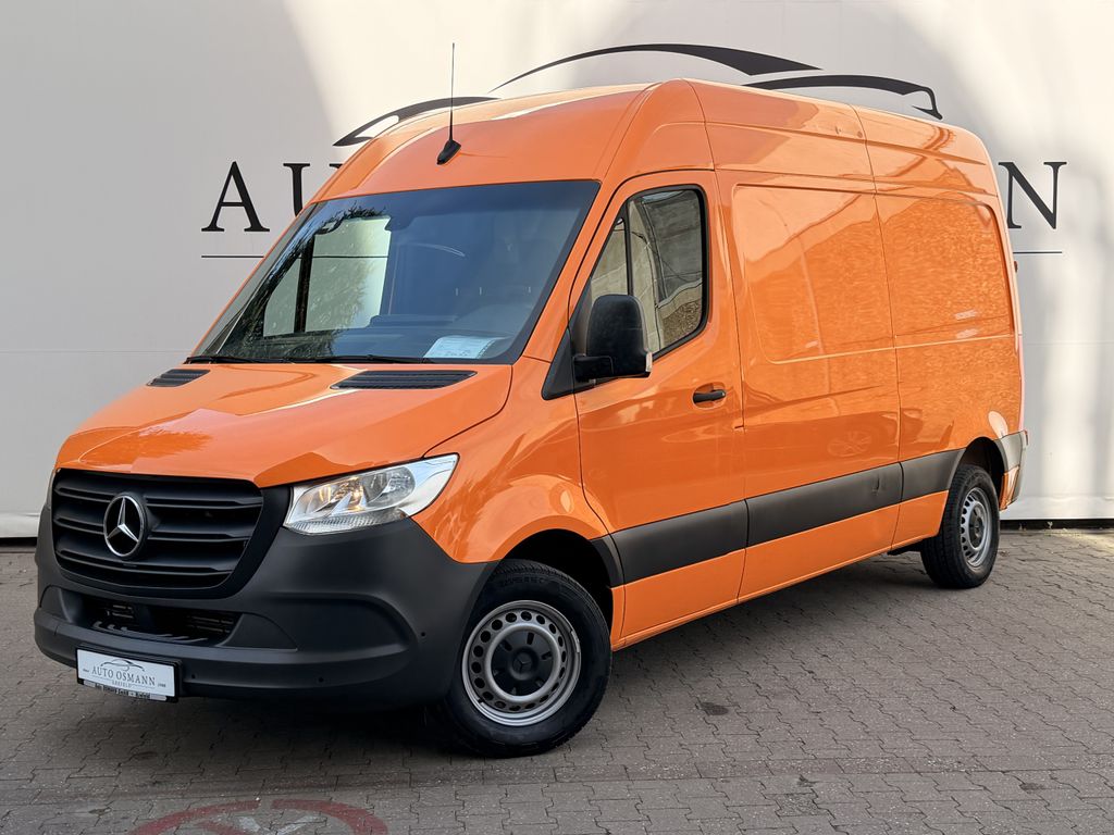 Bild des Angebotes Mercedes-Benz Sprinter 211 CDI FWD L2 1HAND*RFK*CARPLAY