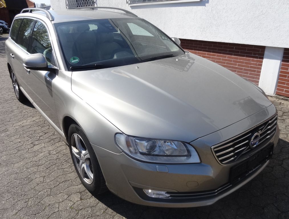 Bild des Angebotes Volvo V70  Momentum Geartronic