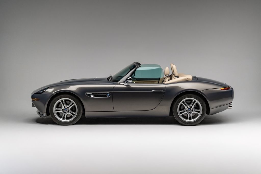 BMW Z8 Roadster Stratusgrau Crema erst 19.100km