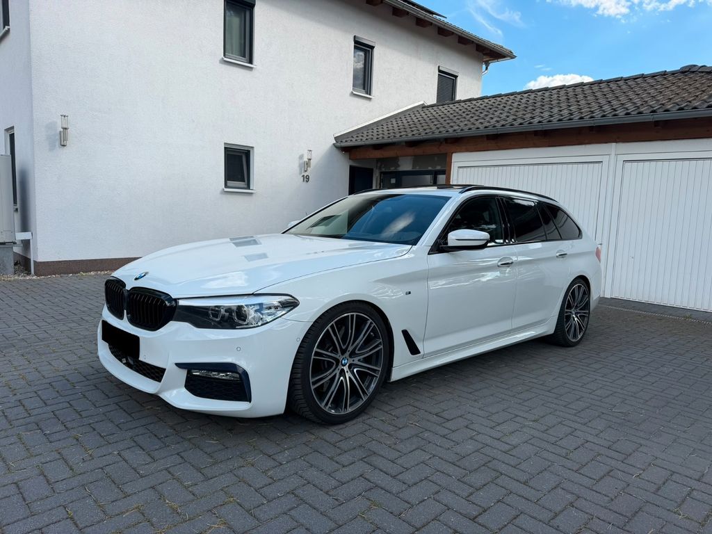 Bild des Angebotes BMW 540 i xdrive M-Sportpaket LED Pano Digtl Cockpit