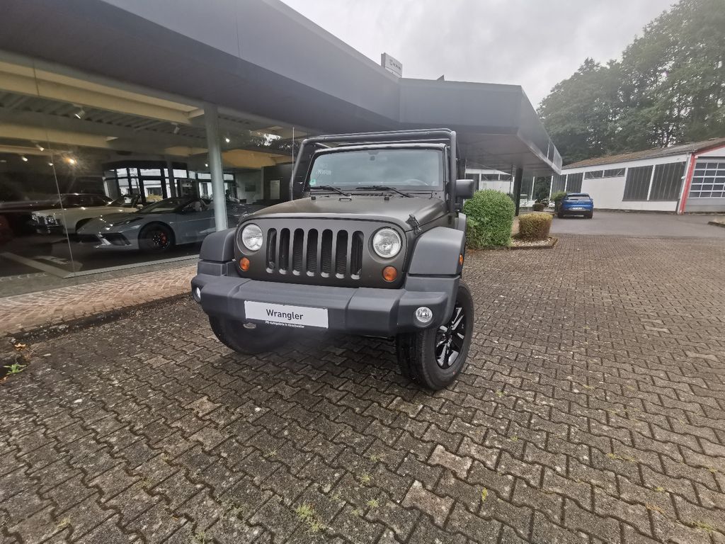 Bild des Angebotes Jeep Wrangler 3.8 Benzin + Schalter + Neu Lackiert