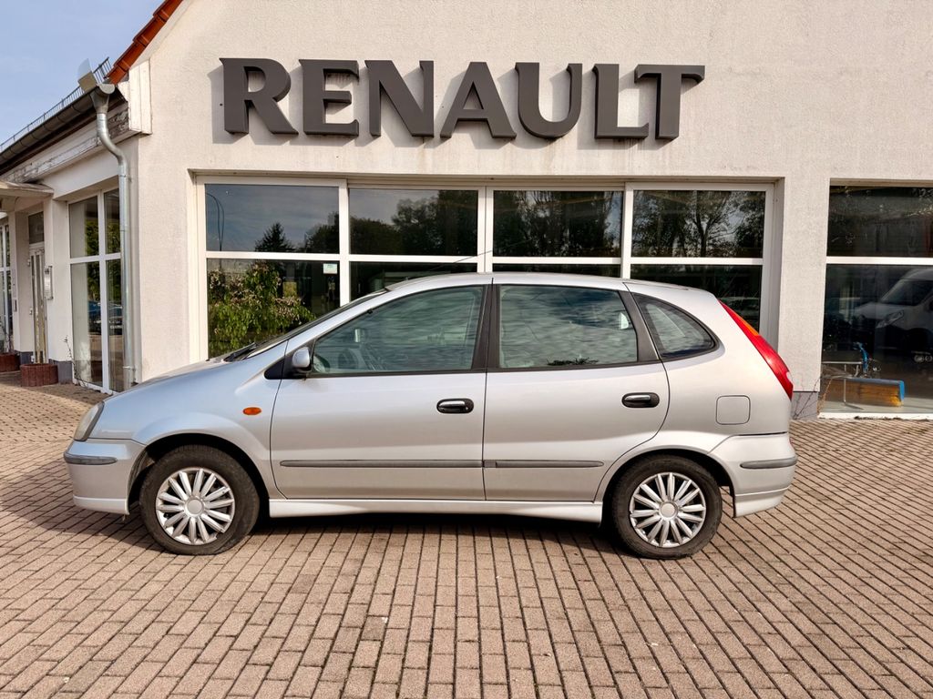 Nissan Almera Tino