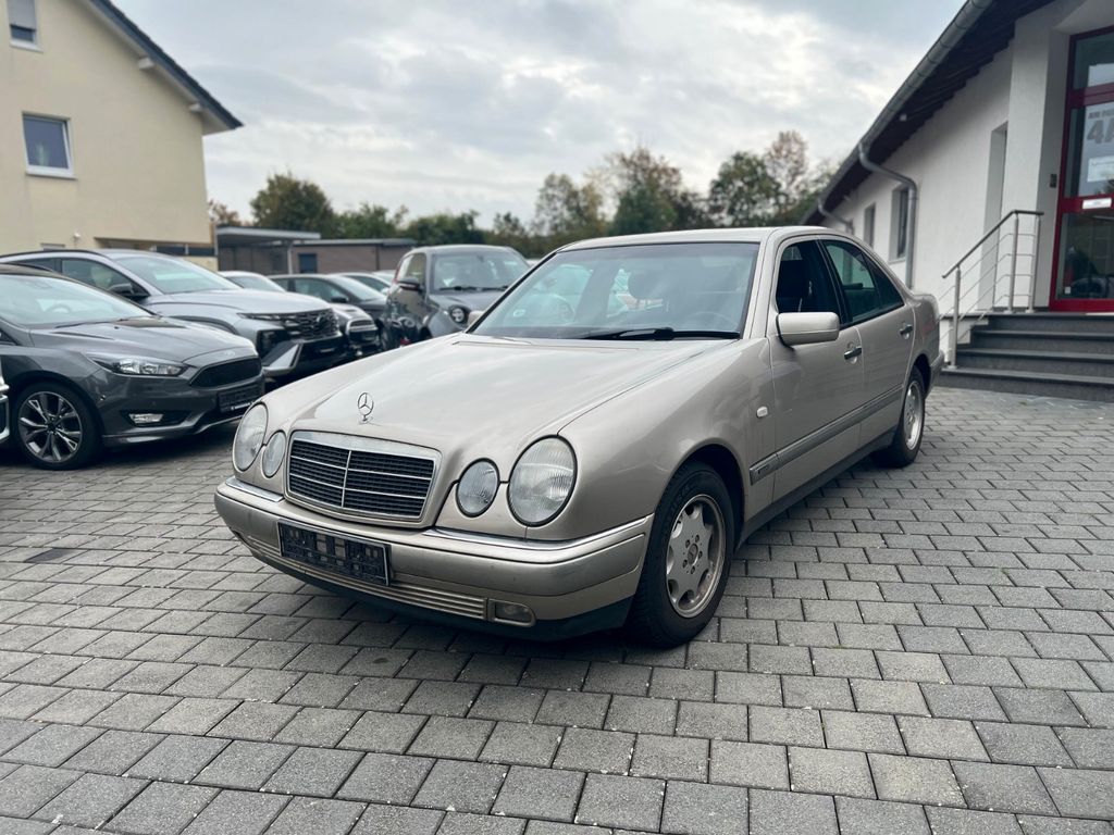 Bild des Angebotes Mercedes-Benz E 230 ELEGANCE AUTOMATIK ORIGINAL ZUSTAND