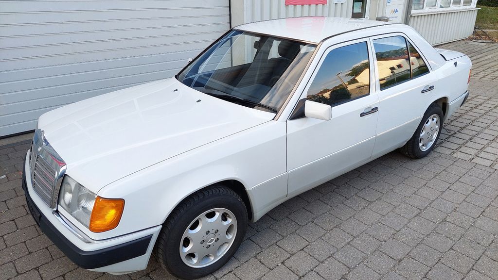 Bild des Angebotes Mercedes-Benz 230 E W124