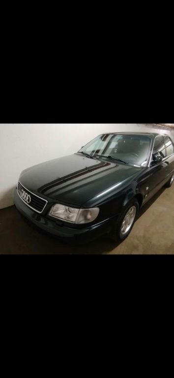 Audi 100
