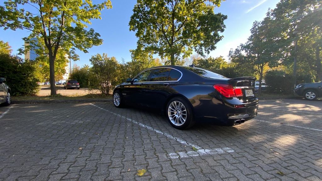 Bild des Angebotes BMW 750i F01