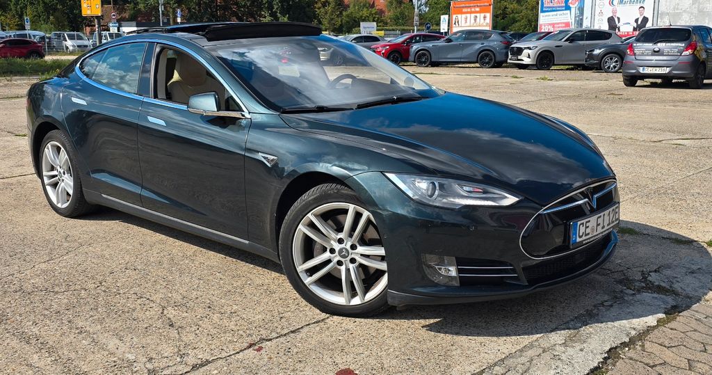 Tesla Model S 85 - Performance Sitze, LiFePo4 Batterie