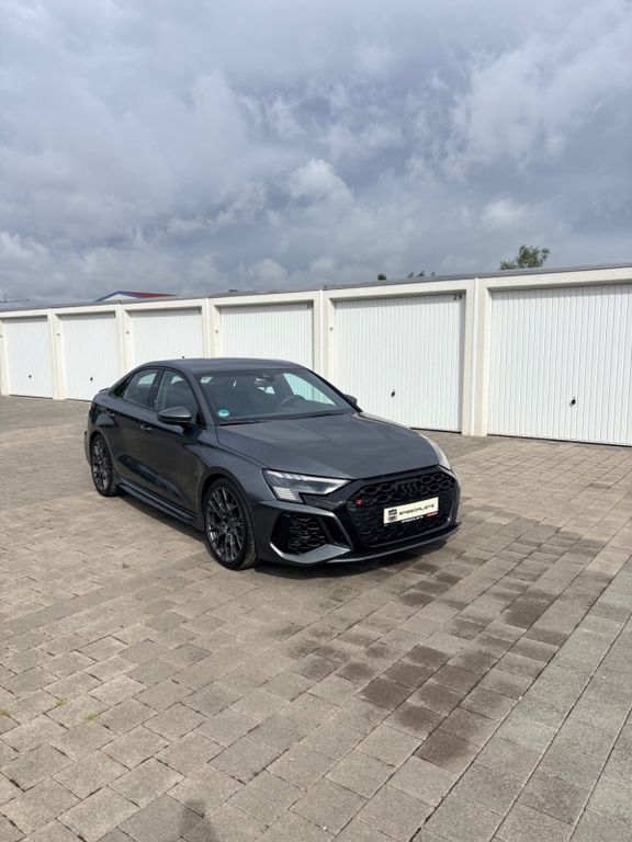 Bild des Angebotes Audi RS3 RS 3 Lim. 2.5 TFSI quattro / wenig km / 1.Hd