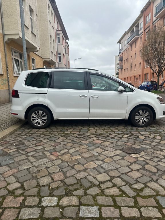 Bild des Angebotes Volkswagen Sharan 2.0 TDI SCR DSG Comfortline Comfortline