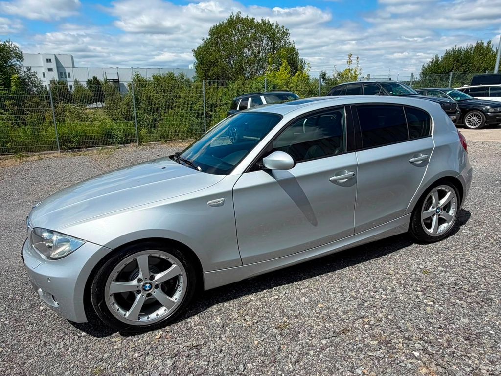 BMW 130i M-Paket Leder Navi Schiebedach AHK