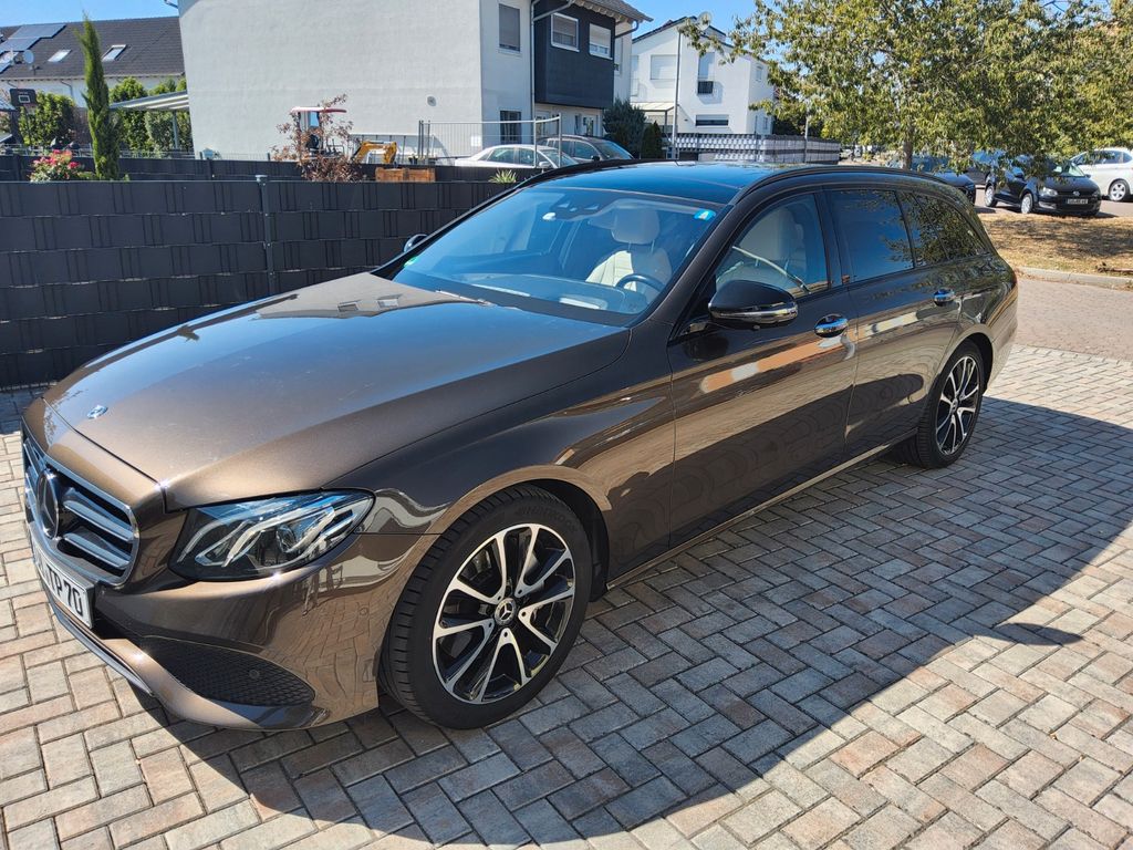 Bild des Angebotes Mercedes-Benz E 350 d 4MATIC T Autom. -