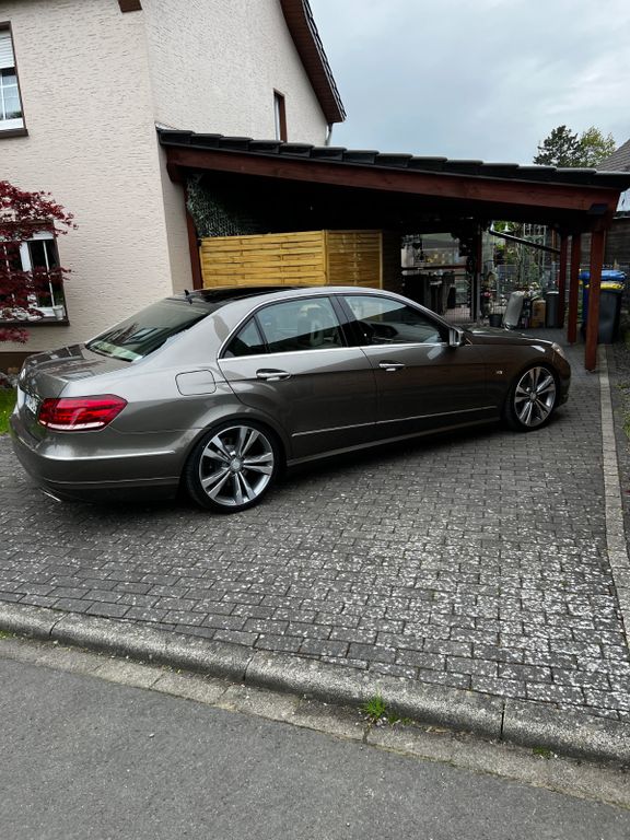 Bild des Angebotes Mercedes-Benz E 500 ELEGANCE ELEGANCE