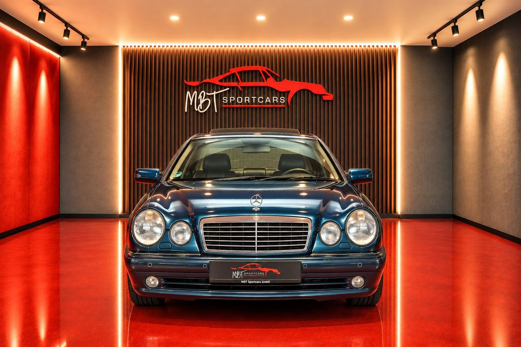 Mercedes-Benz E 55 AMG/5.4 V8 354PS/DESIGNO-MEERBLAU METALLIC!