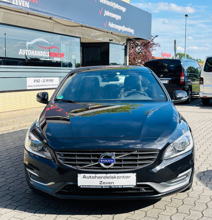Bild des Angebotes Volvo S60 Lim. Momentum//2.0D/Navi/R.Kam/AHK