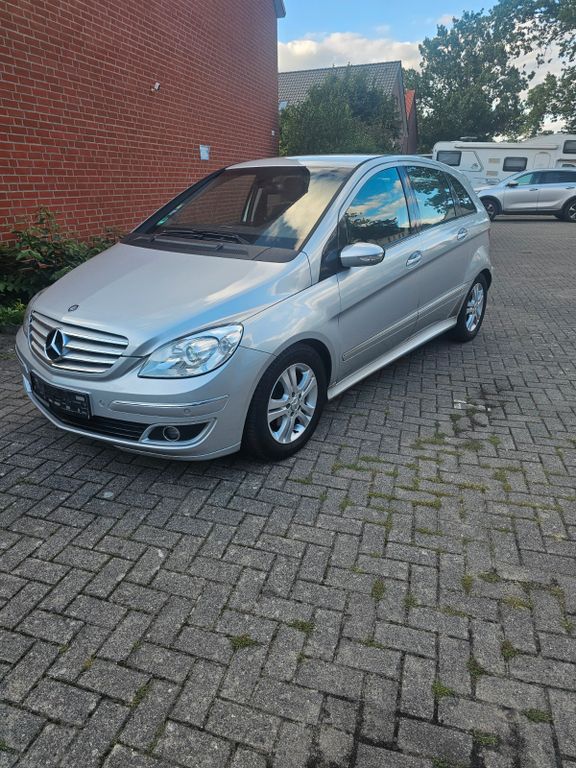 Mercedes-Benz B 200 CDI Tüv 10.26