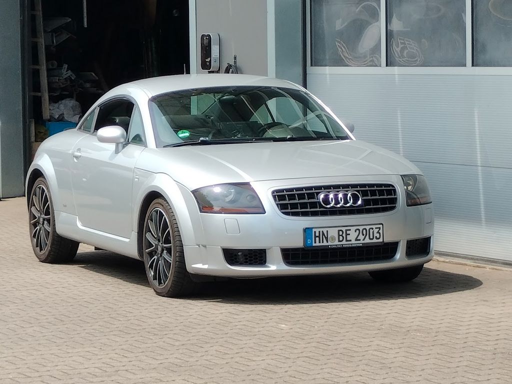 Audi TT Coupe 1.8T 140 kW tiptronic -** S-Line **