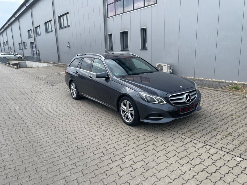 Bild des Angebotes Mercedes-Benz E 220 T BlueTec Avantgarde Navi 9-Gang LED