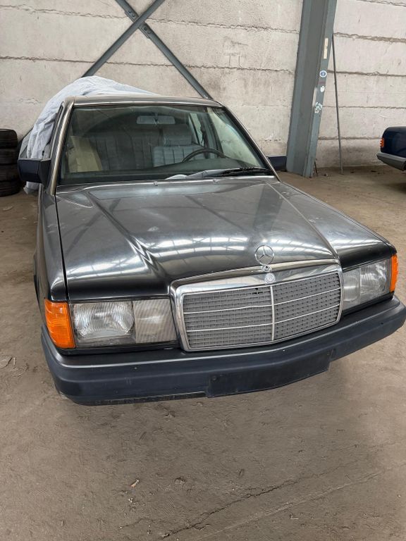 Mercedes-Benz 190 E