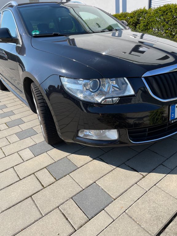Bild des Angebotes Skoda Superb 2.0 TDI DSG Family Combi Family