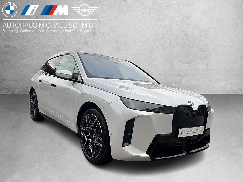 Bild des Angebotes BMW iX xDrive45 M Sportpaket HK HiFi DAB LED