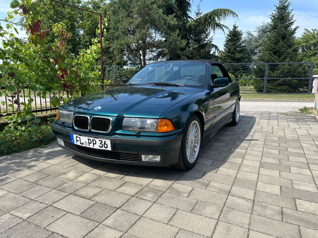 Bild des Angebotes BMW 328i Cabrio Sport Edition Sport Edition