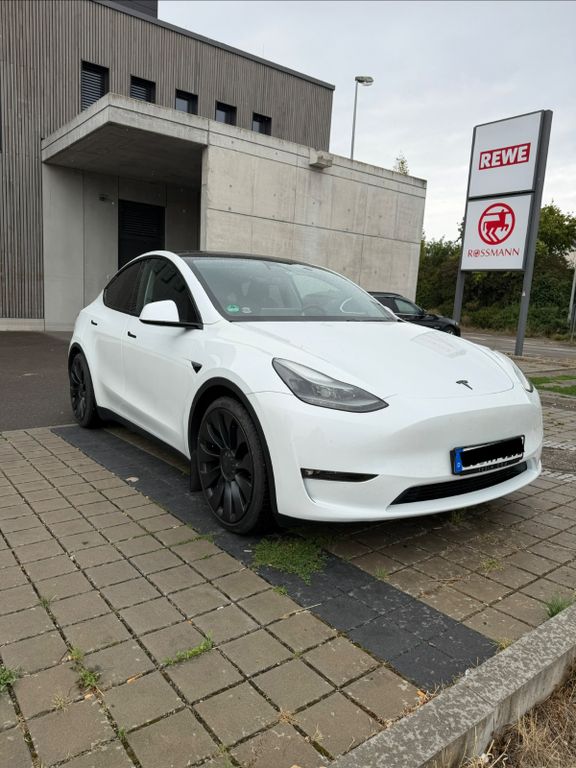 Bild des Angebotes Tesla Model Y Performance Dual Motor AWD Performance