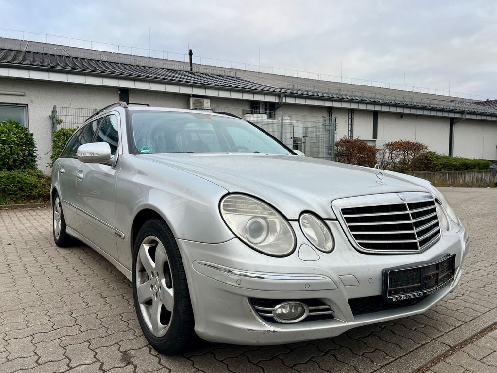 Bild des Angebotes Mercedes-Benz E 320 E T-Modell*AVANTGARDE*LEDER*BI-XENON*NAVI!