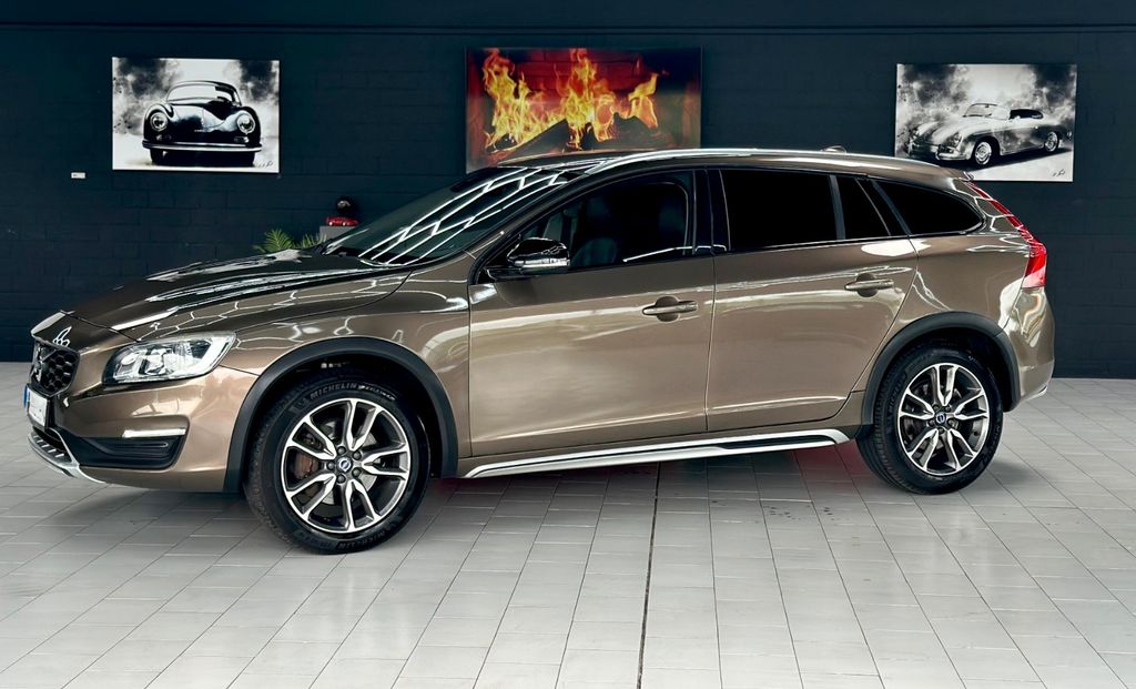 Bild des Angebotes Volvo V60 Cross Country Pro *AHK*LED*DIGITAL*