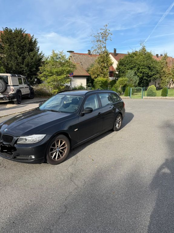 Bild des Angebotes BMW 320i Touring -