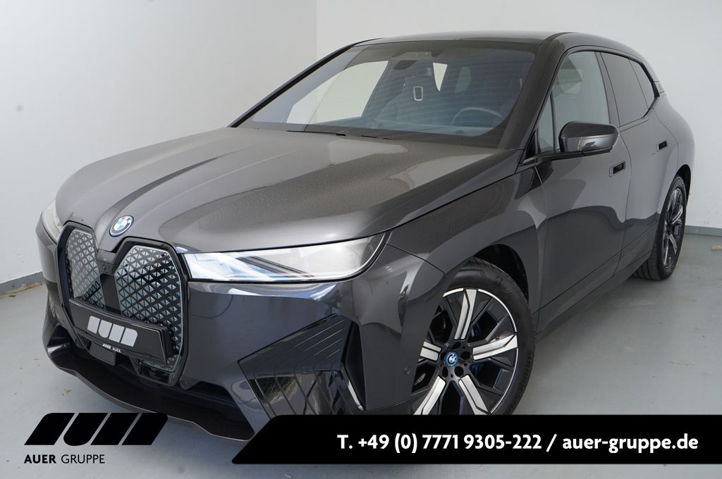 Bild des Angebotes BMW iX xDrive50 (Navi LED AHK Pano ACC )