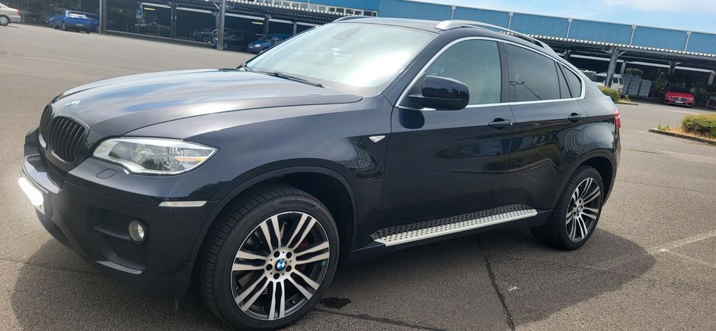 BMW X6 xDrive50i -