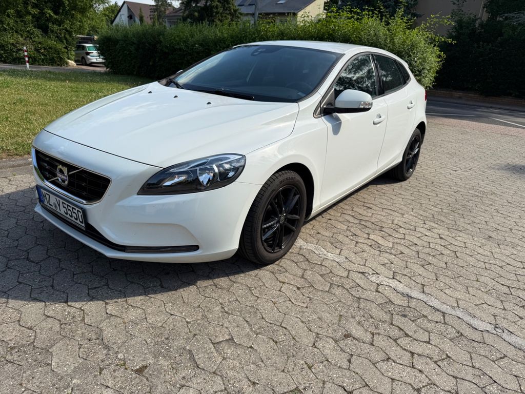 Bild des Angebotes Volvo V40 D2 Inscription Inscription