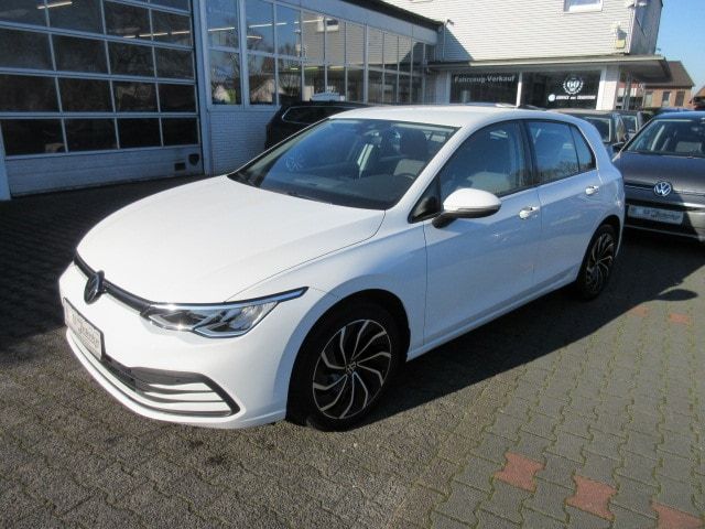 Bild des Angebotes Volkswagen Golf Life 1.0 eTSI DSG NAVI AHK ACC ALU APS LED