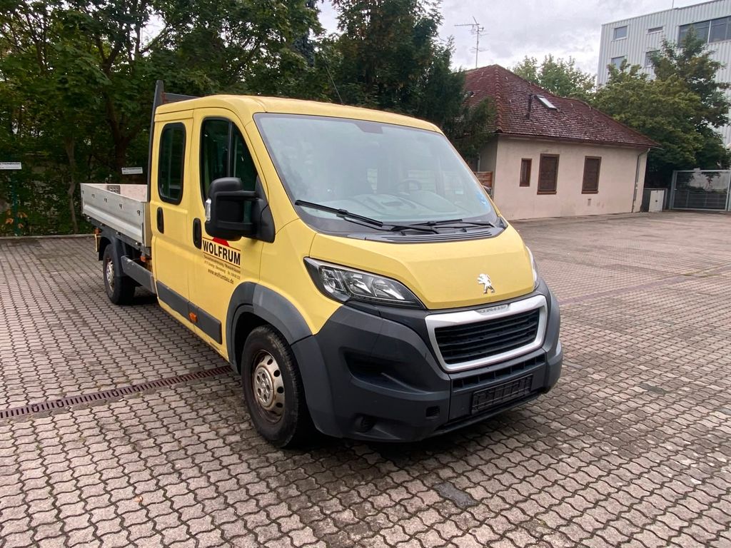 Bild des Angebotes Peugeot Boxer 2,2 Motor pritsche  Dop Kab 7 Sitze TUV
