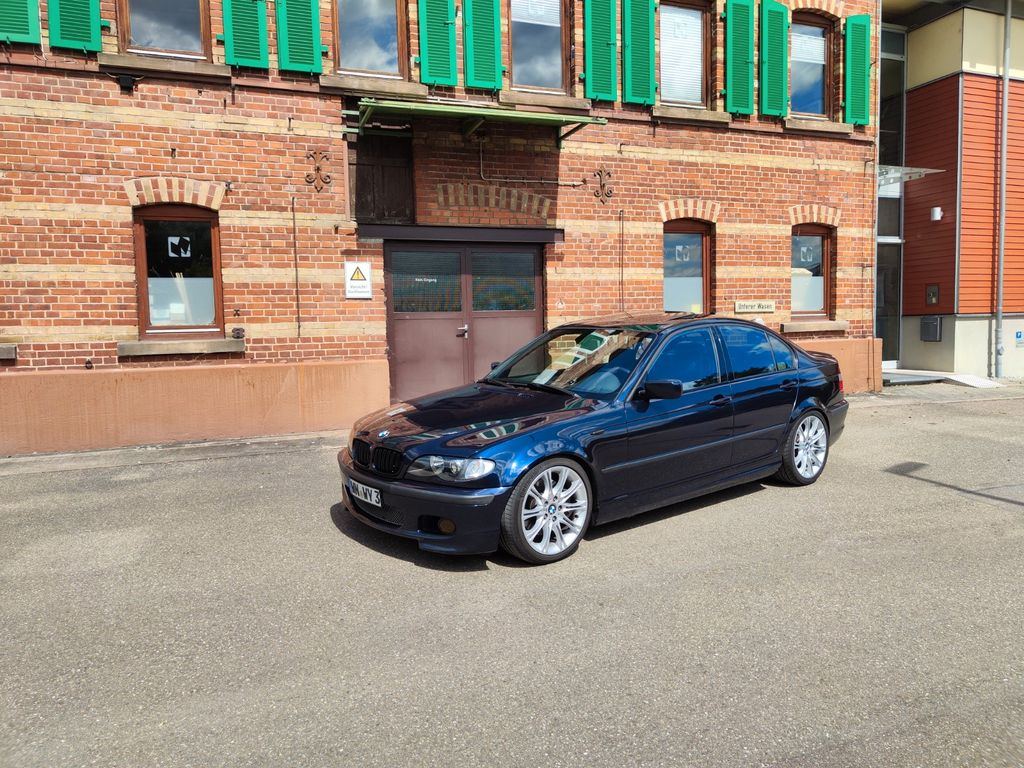 Bild des Angebotes BMW 330i Edition Sport 6 Gang Scheckheftgepflegt