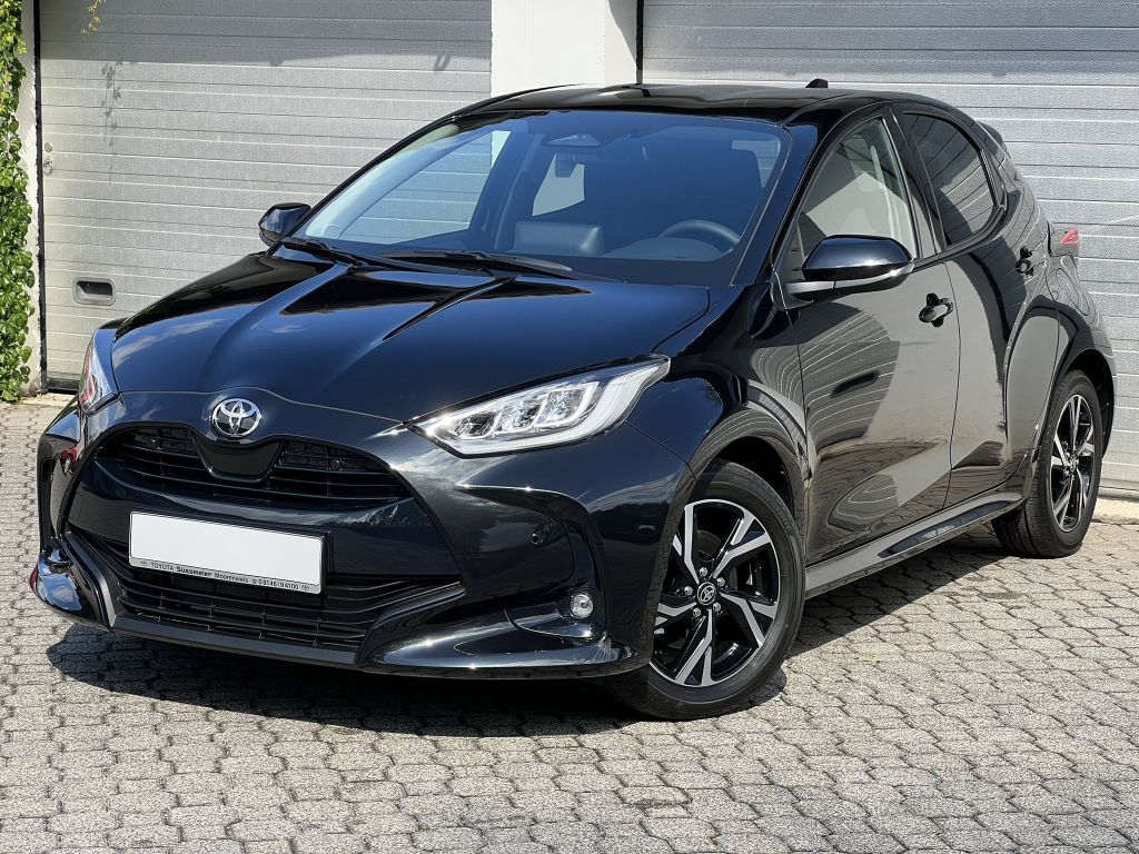 Bild des Angebotes Toyota Yaris Hybrid Teamplayer *Safety-Comfort*