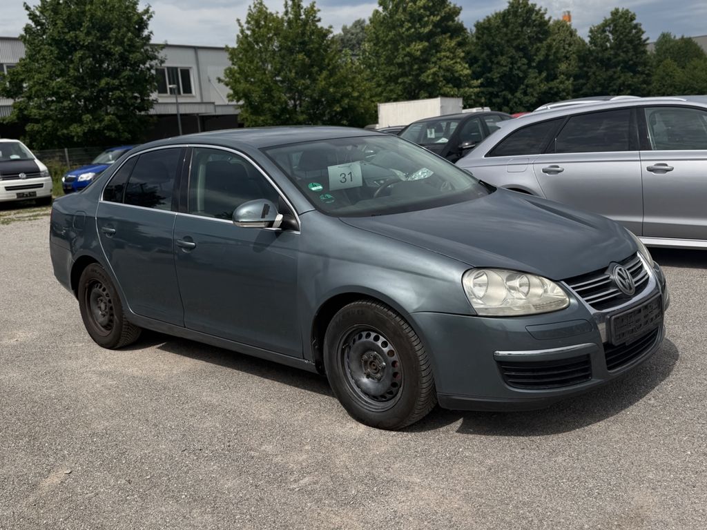 Bild des Angebotes Volkswagen Jetta 1.6 *TÜV 1/28* 2. HAND*NAVI*