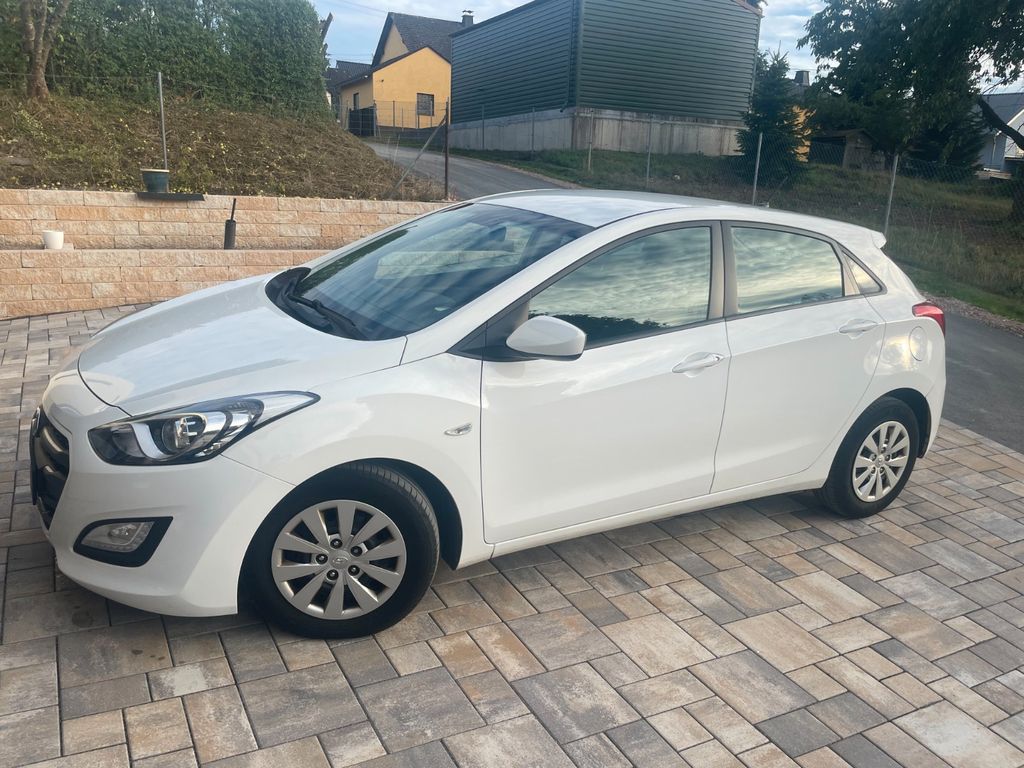 Bild des Angebotes Hyundai i30 blue 1.6 CRDi 81kW Classic