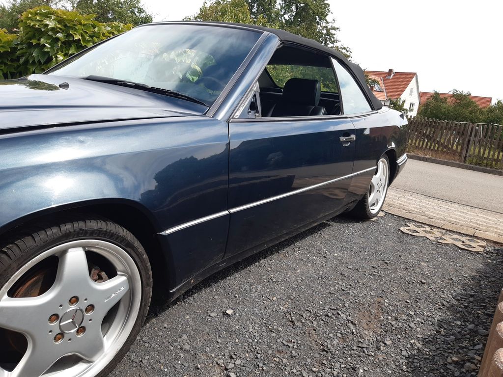 Bild des Angebotes Mercedes-Benz E 220 E 220