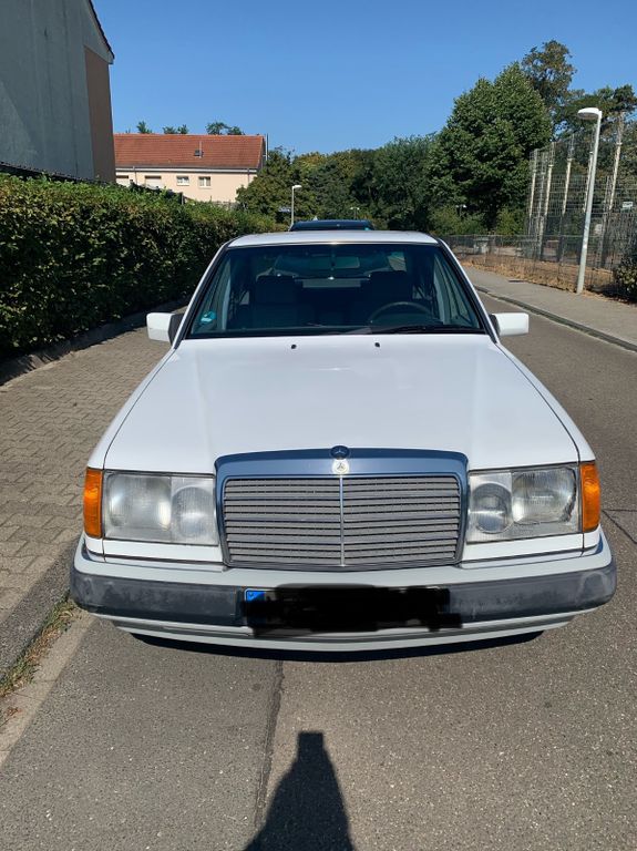 Mercedes-Benz 200
